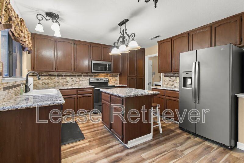 1921 Ridgemont Way - Photo 2 of 35