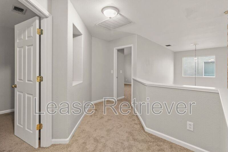 1943 Remembrance Ln - Photo 3 of 33