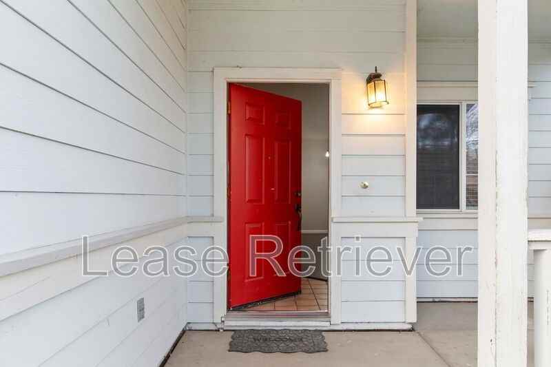 1943 Remembrance Ln - Photo 4 of 33