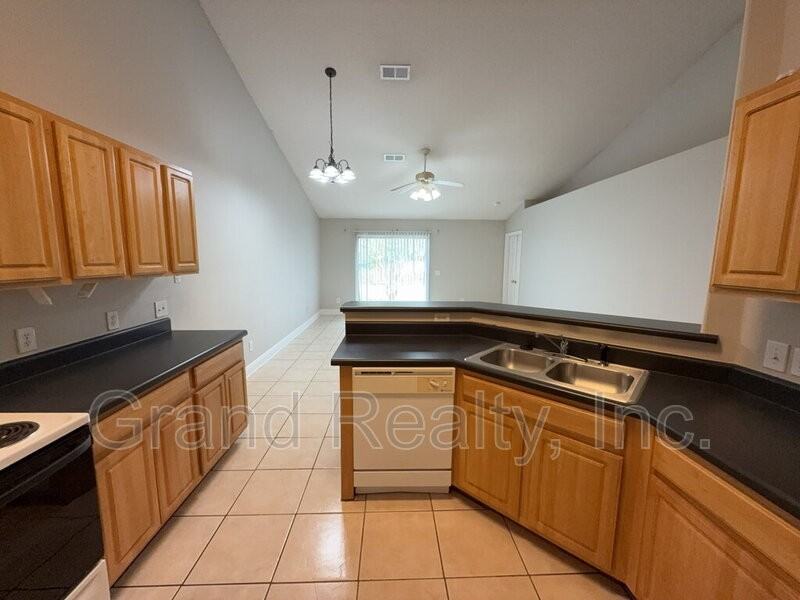 6901 Ella St - Photo 7 of 21