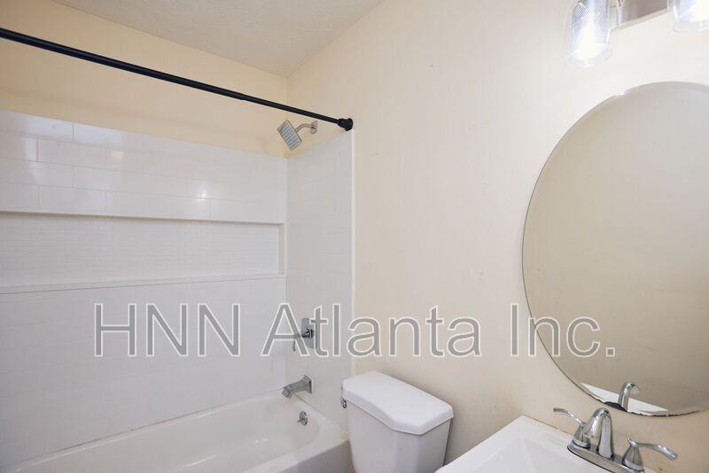 4370 Springwood Ter - Photo 4 of 11