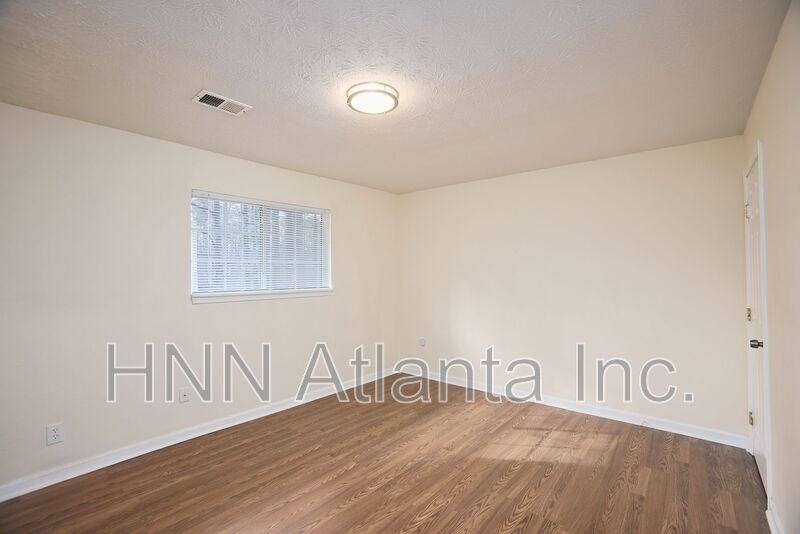 4370 Springwood Ter - Photo 7 of 11