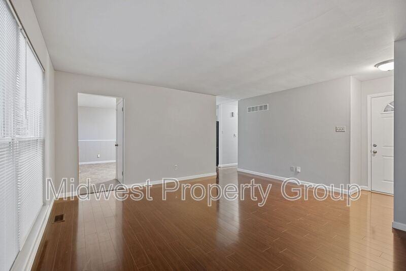 19 Stone Mill Ln - Photo 4 of 32