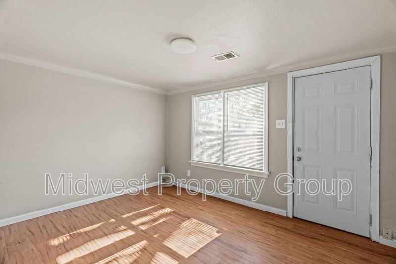 161 Anistasia Dr - Photo 2 of 26
