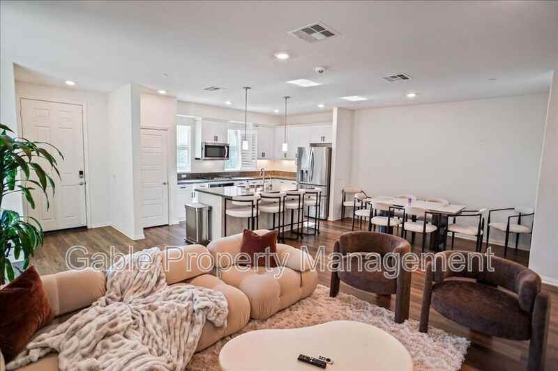 27605 Sawtooth Ln - Photo 3 of 24