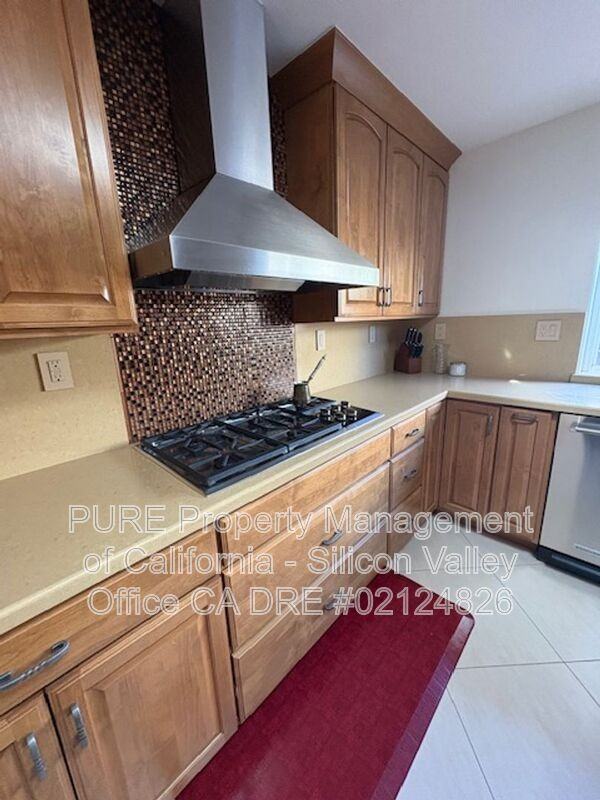 1411 Floyd Ave - Photo 3 of 21