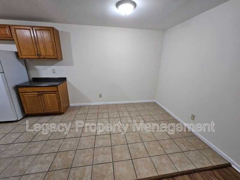 531 S Anthony St - Photo 3 of 11