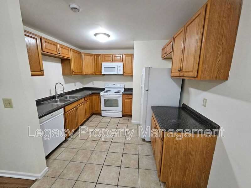 531 S Anthony St - Photo 4 of 11