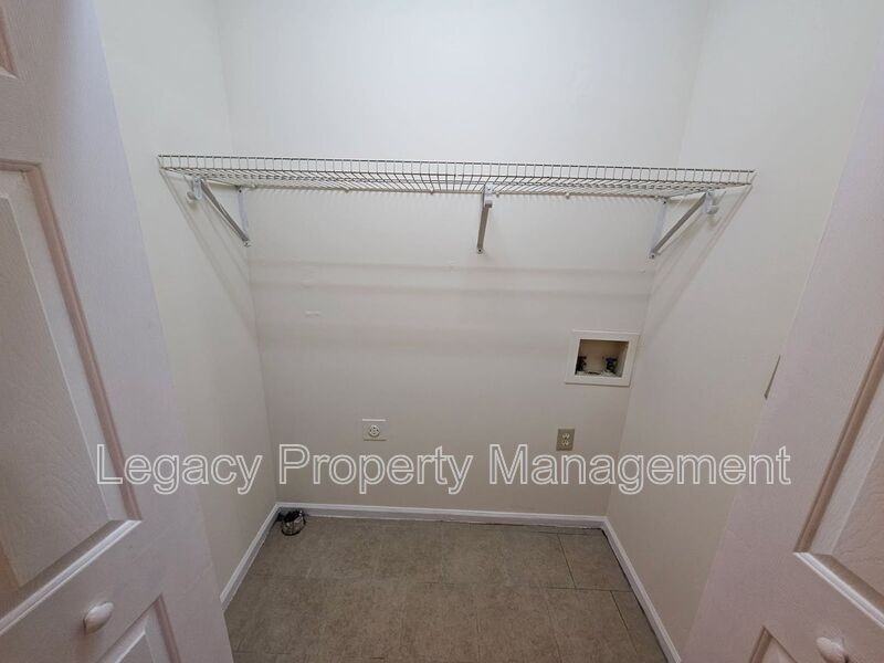 531 S Anthony St - Photo 5 of 11