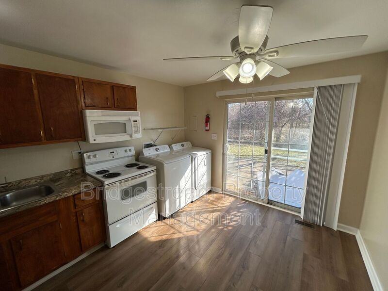 5476 Broomall St - Photo 4 of 7