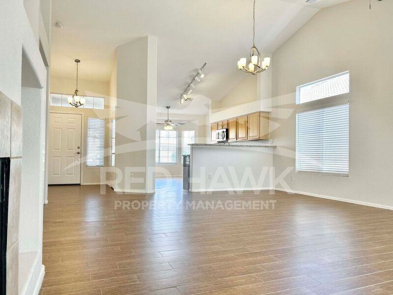 721 E Sheffield Ave - Photo 5 of 19