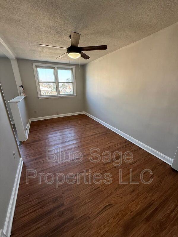 319 S Church St - Photo 7 of 19