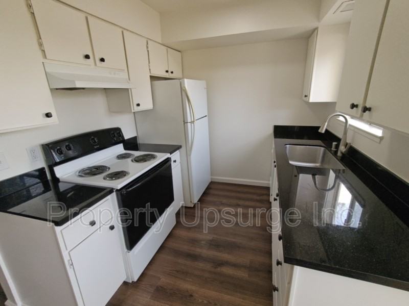 715 Mary St #15 - Photo 2 of 27