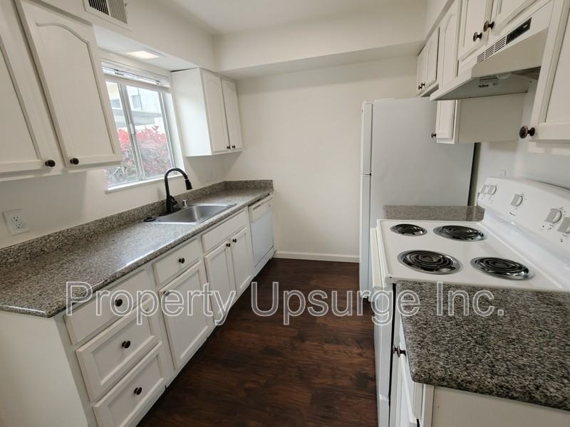 715 Mary St #28 - Photo 4 of 20