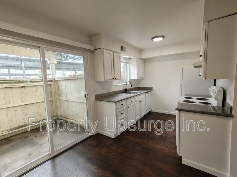 715 Mary St #28 - Photo 2 of 20