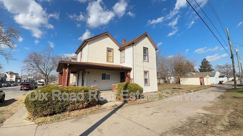 1007 Elwood St - Photo 3 of 23