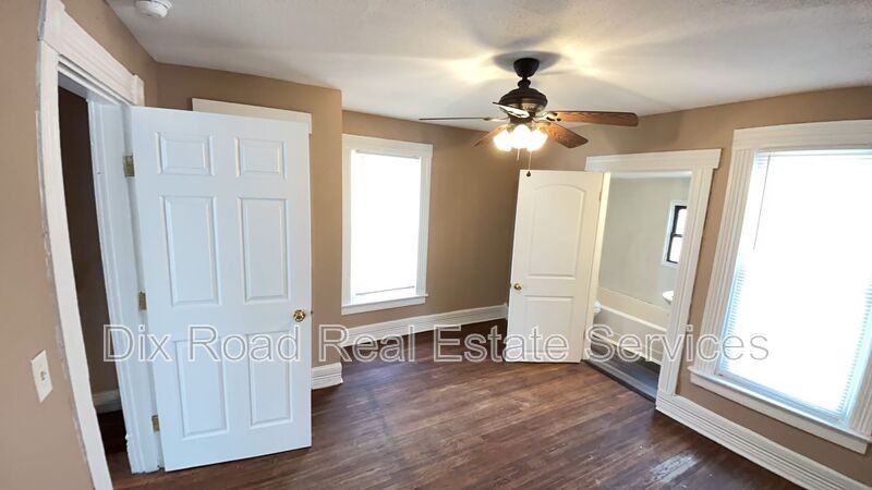 1007 Elwood St - Photo 6 of 23