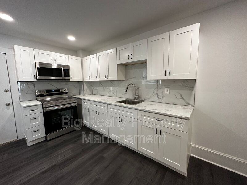 342 Valley Rd - Photo 3 of 11