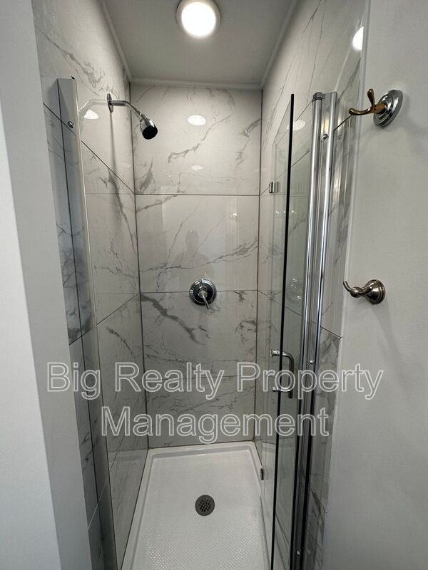 342 Valley Rd - Photo 7 of 11