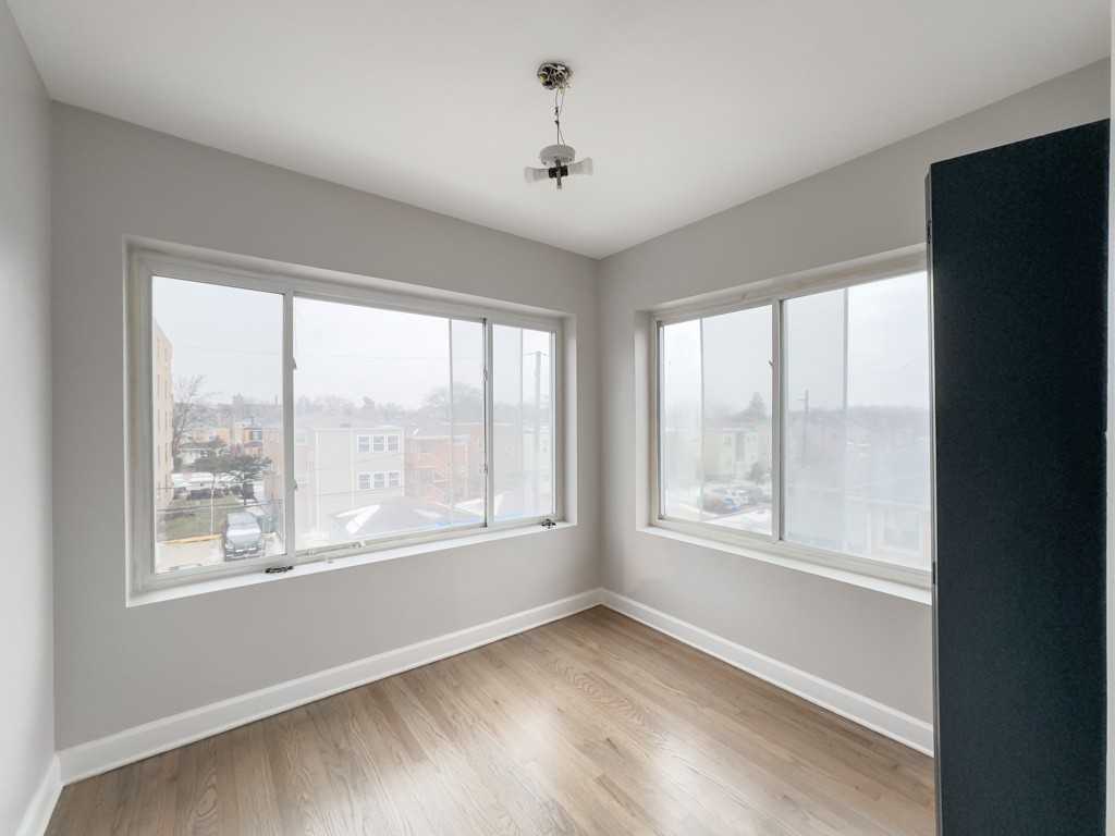 2617 W Rascher Ave #3 - Photo 6 of 21