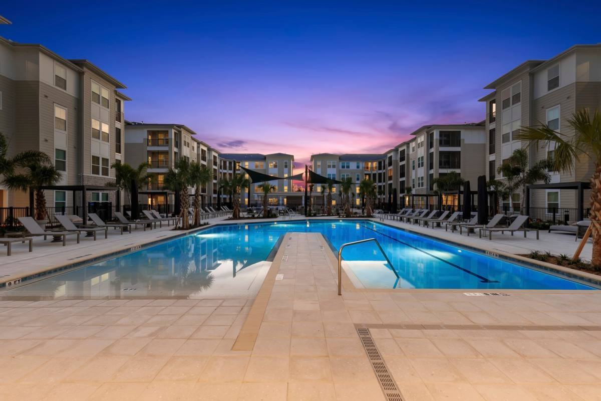 7216 Interbay Blvd - Photo 2 of 18