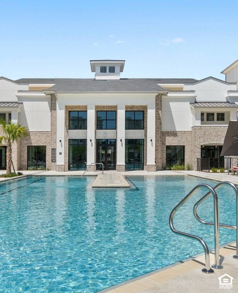 7216 Interbay Blvd - Photo 6 of 18