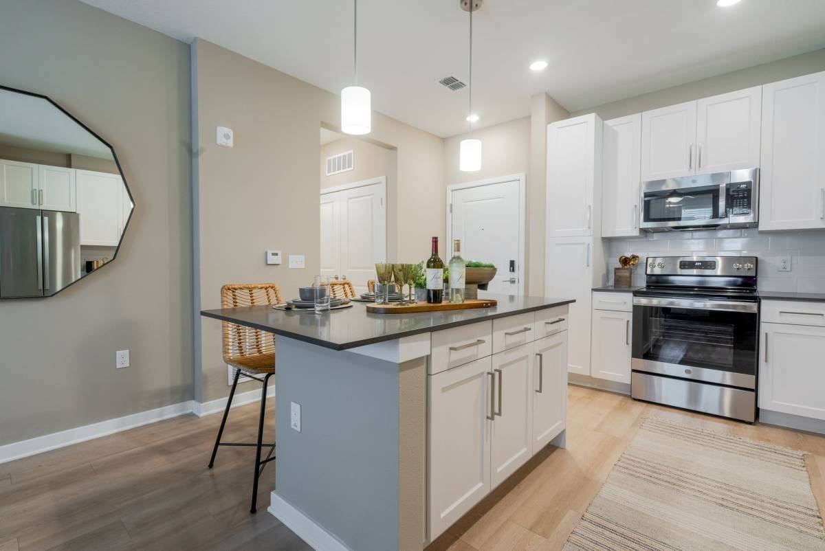 7216 Interbay Blvd - Photo 7 of 18