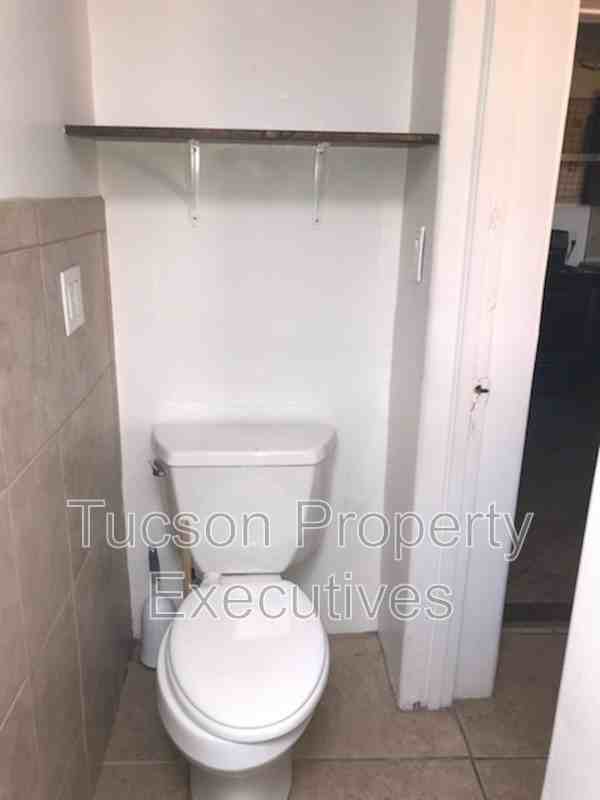 841 S 8th Ave - Photo 3 of 12