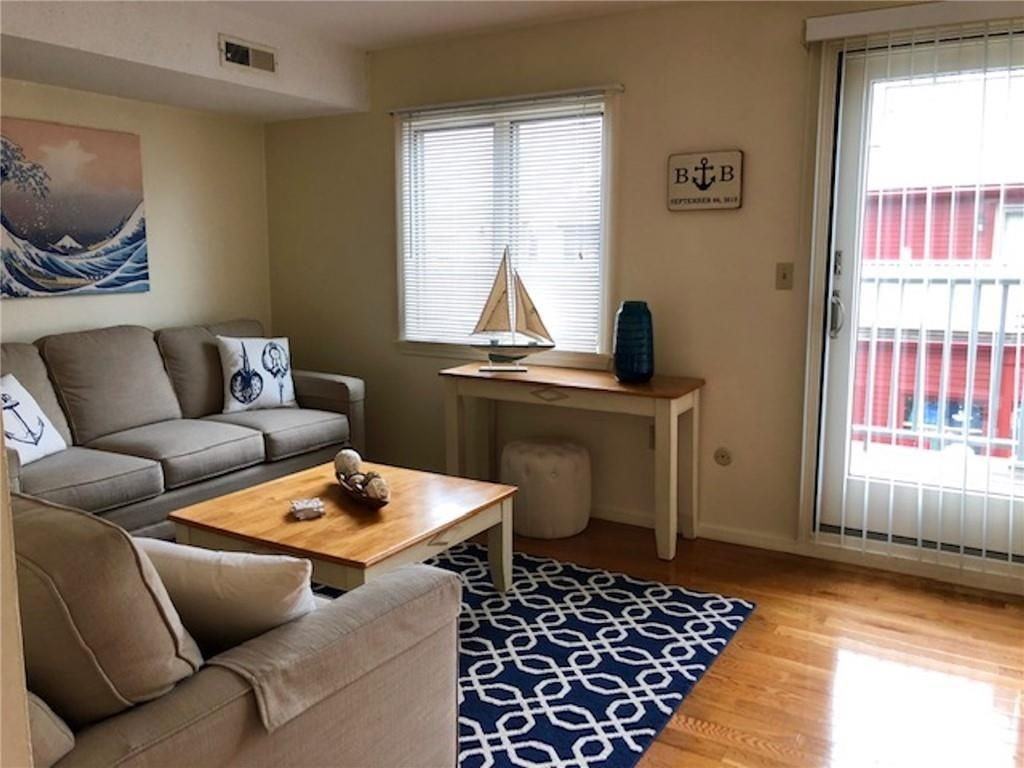 226 Goddard Row - Photo 3 of 18