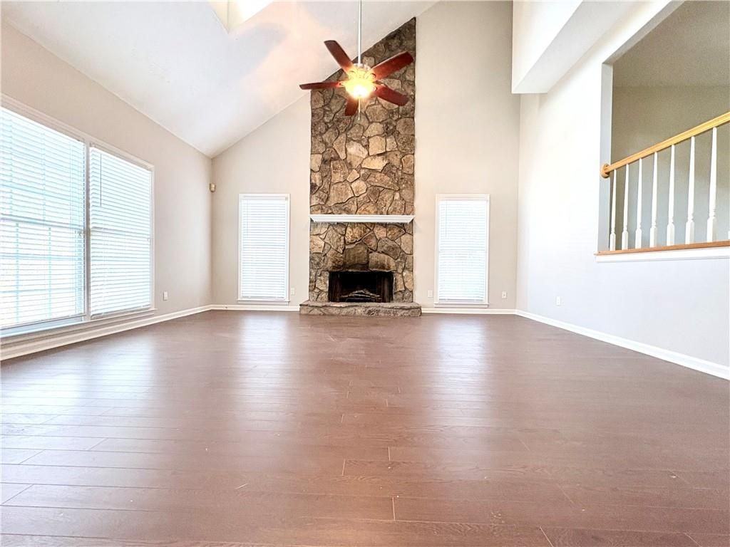 1505 Yorktown Dr - Photo 2 of 24