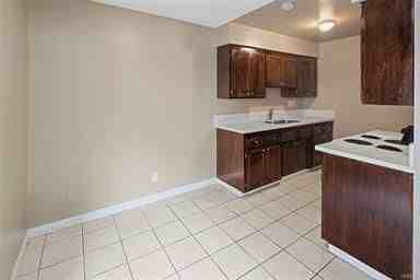 335 Cedar Ave ##310 - Photo 4 of 10
