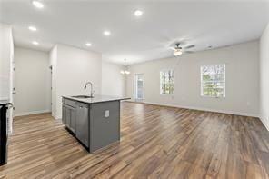 1004 Merritt Dr - Photo 4 of 16