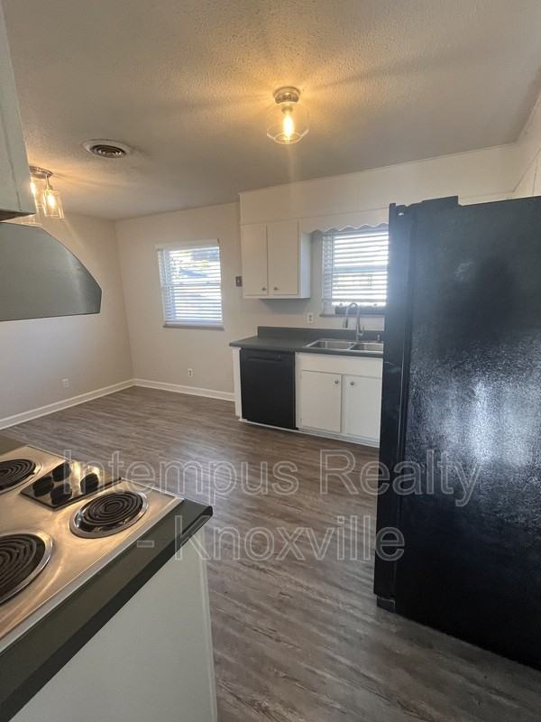 1904 Southdale Rd - Photo 6 of 26