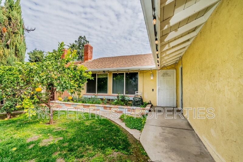 1506 Webster St - Photo 3 of 38