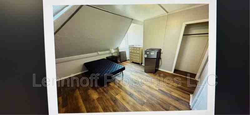 100 Pearl St - Photo 2 of 3