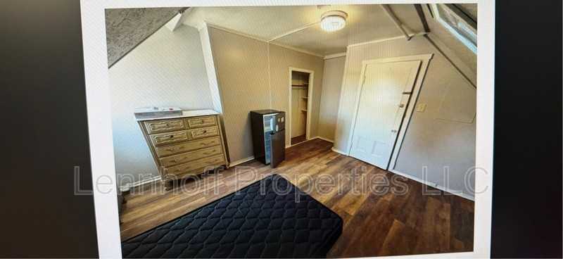 100 Pearl St - Photo 3 of 3