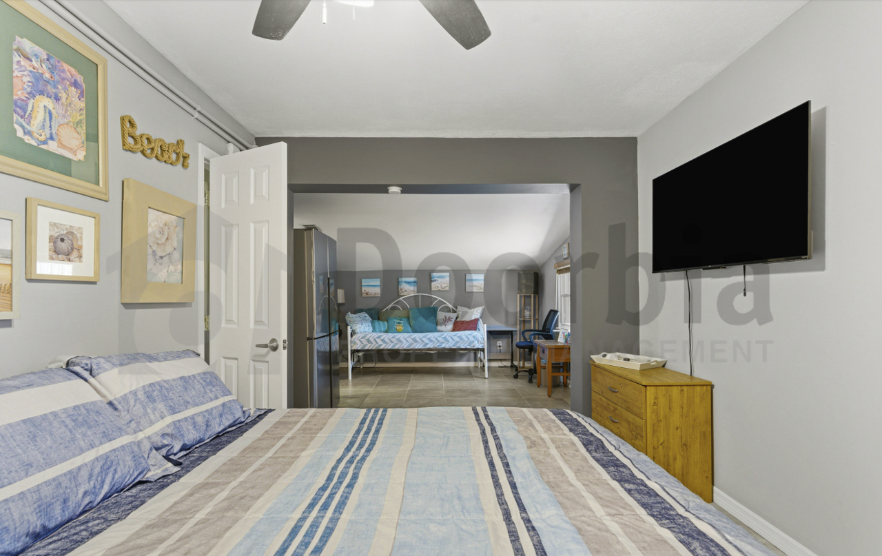 1811 Eastern Dr - Photo 5 of 19