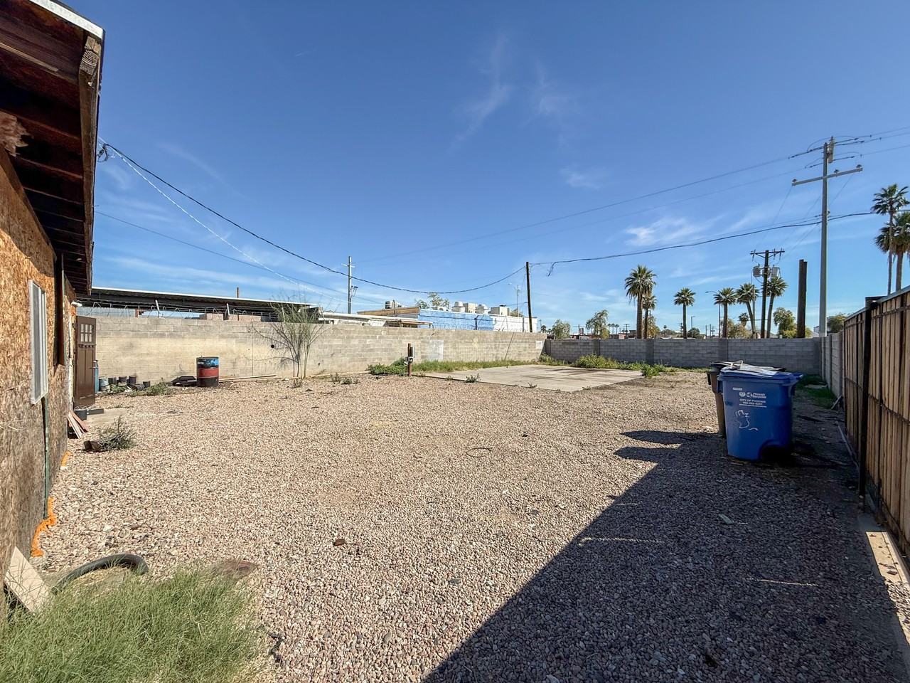 902 N 15th Ave - Photo 3 of 16