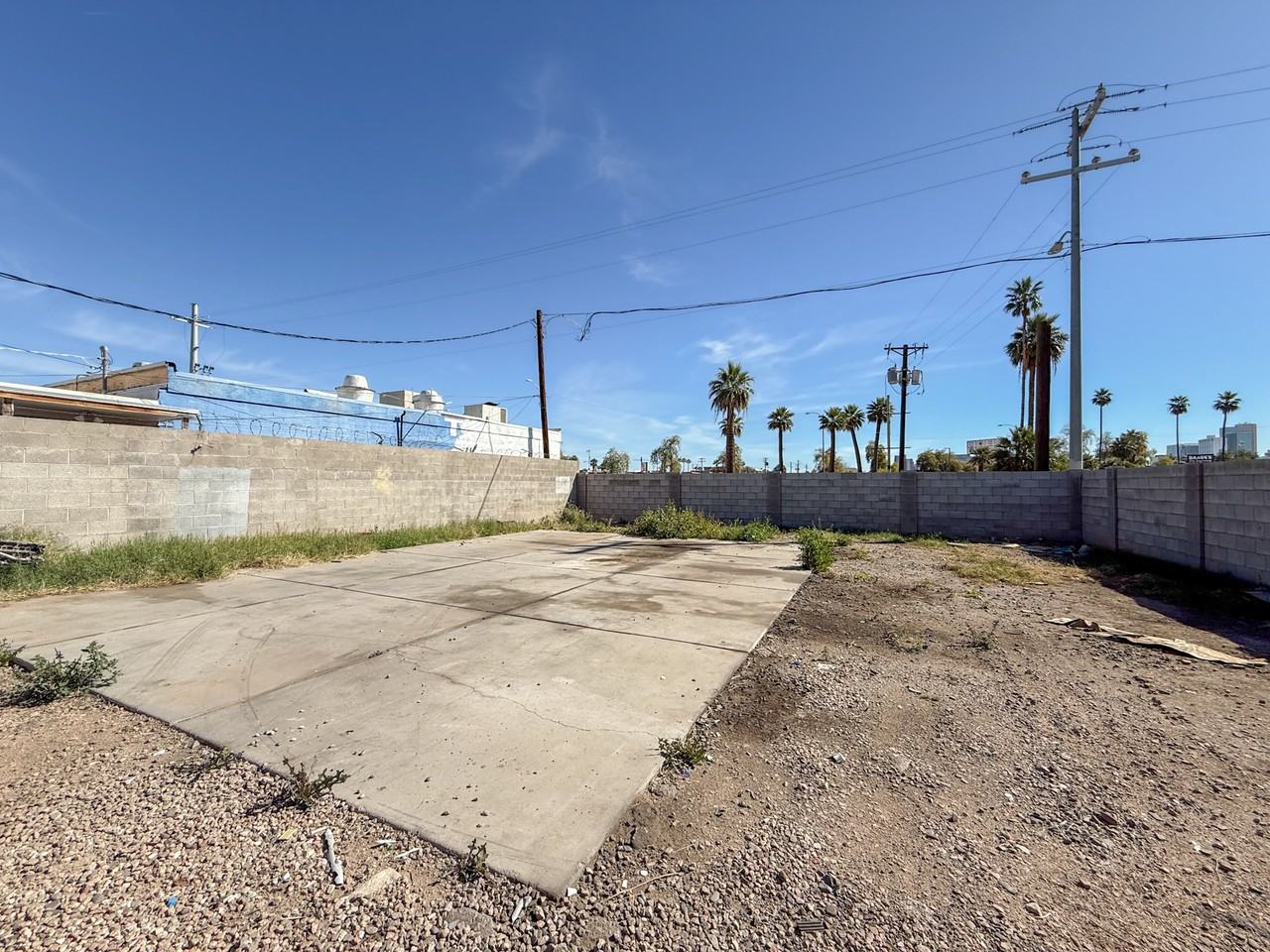 902 N 15th Ave - Photo 4 of 16