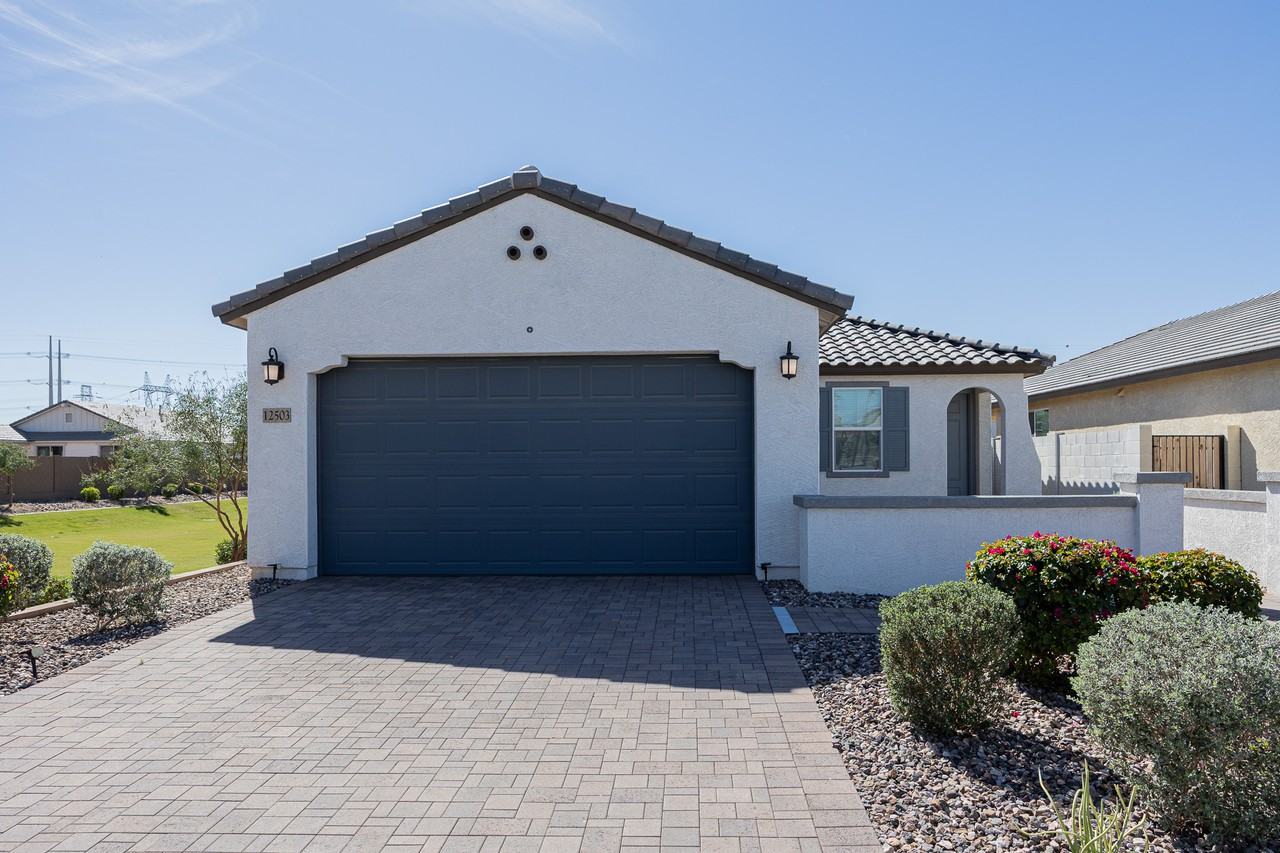 12503 W Parkway Ln - Photo 2 of 27