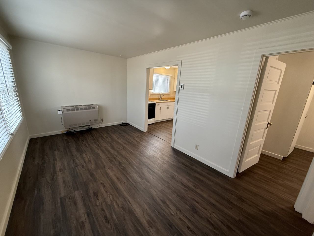 810 3rd Ave W - Photo 5 of 9