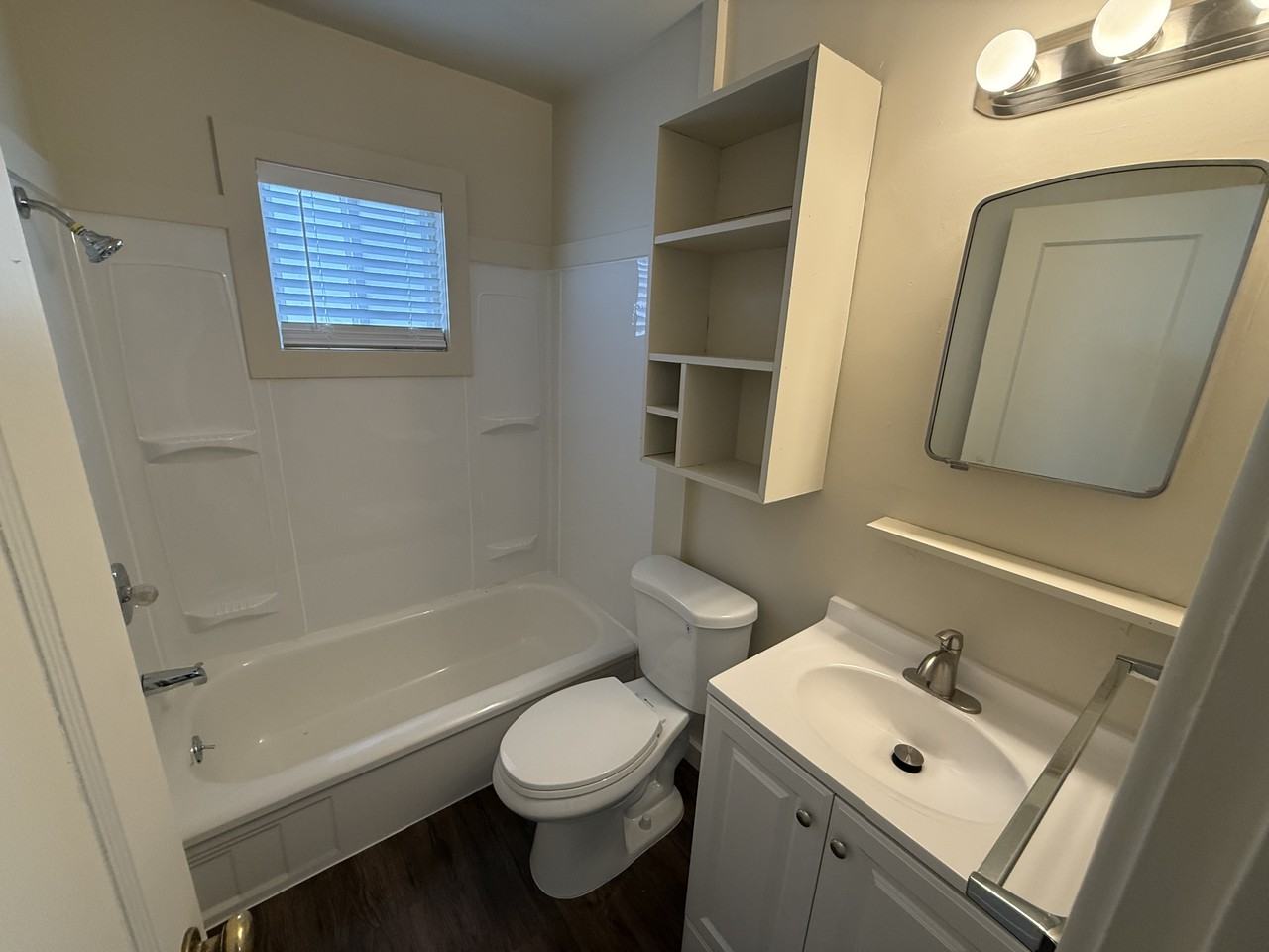 810 3rd Ave W - Photo 6 of 9