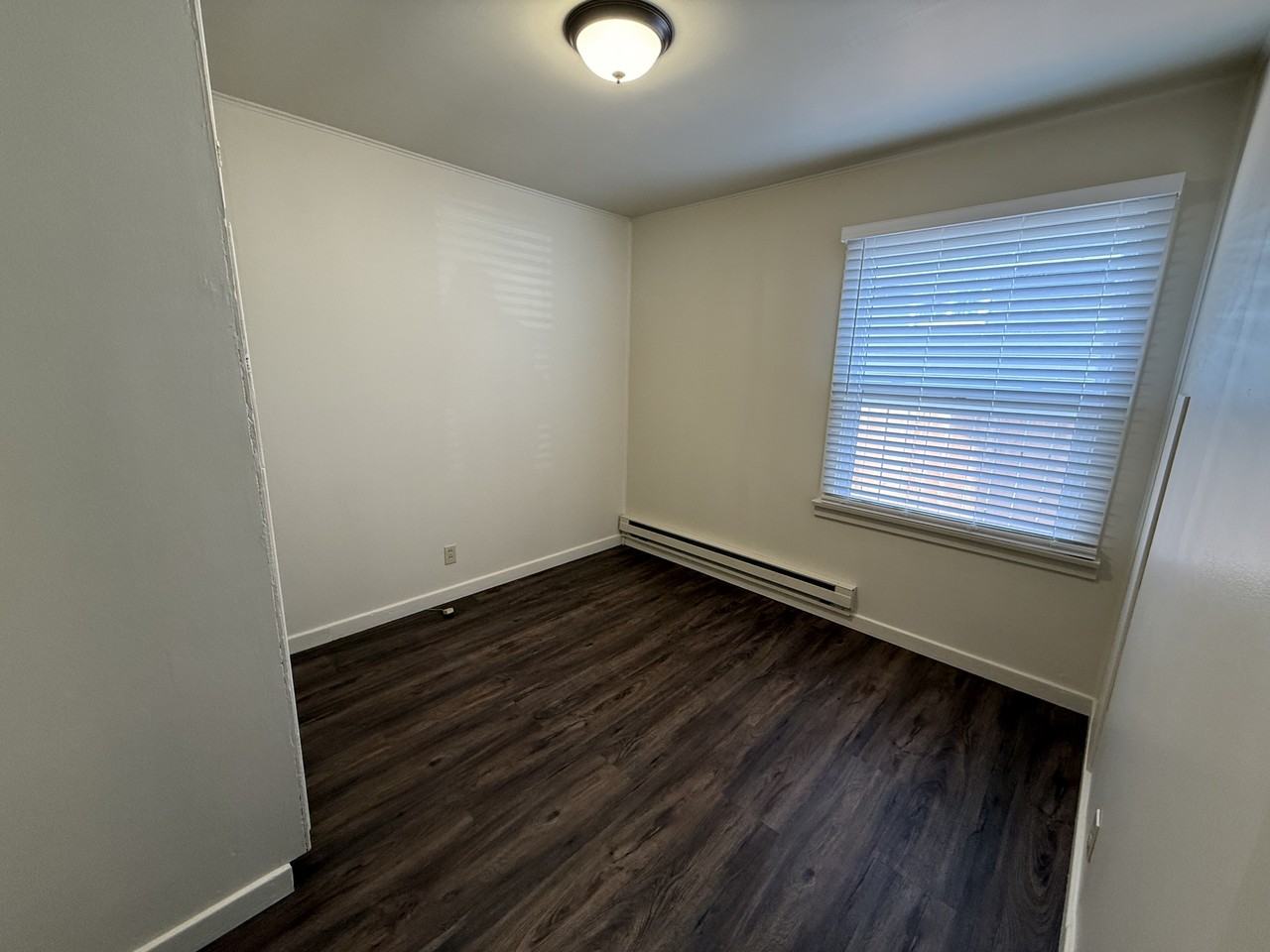 810 3rd Ave W - Photo 7 of 9