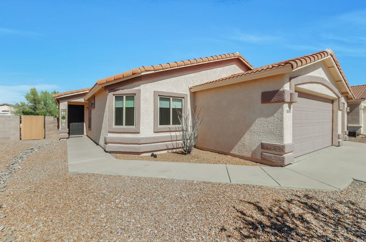 4976 W Rosebay Dr - Photo 2 of 25