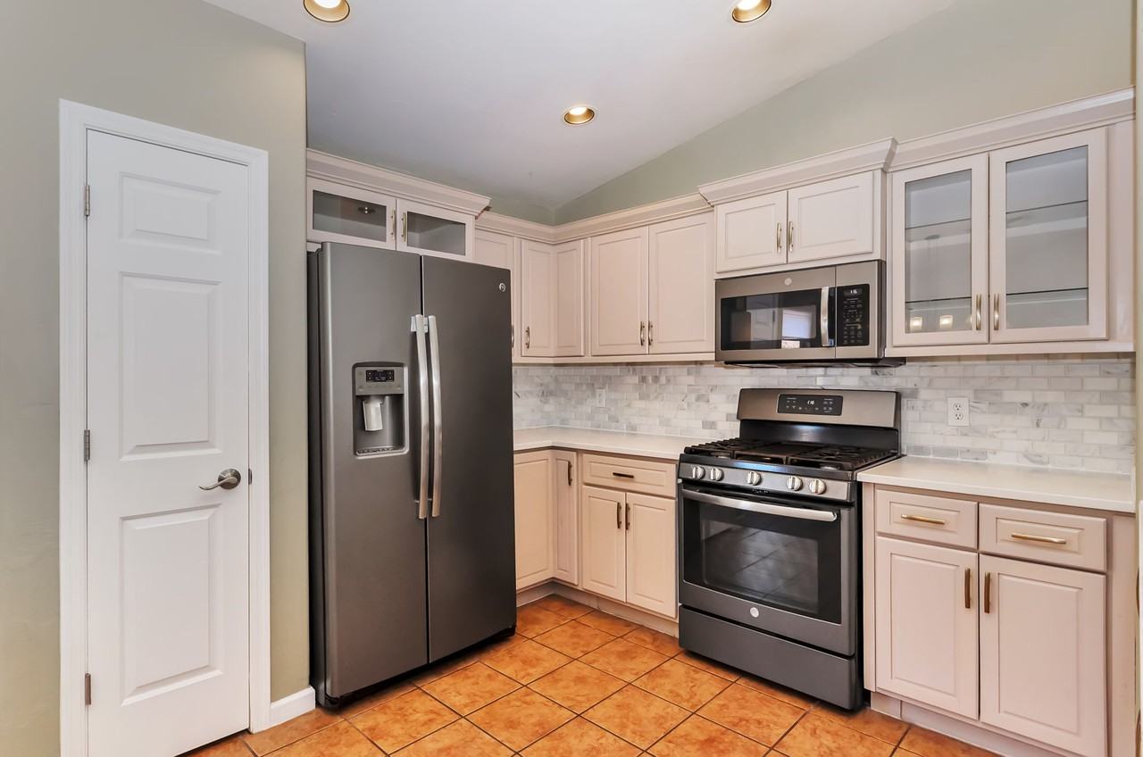 4976 W Rosebay Dr - Photo 7 of 25