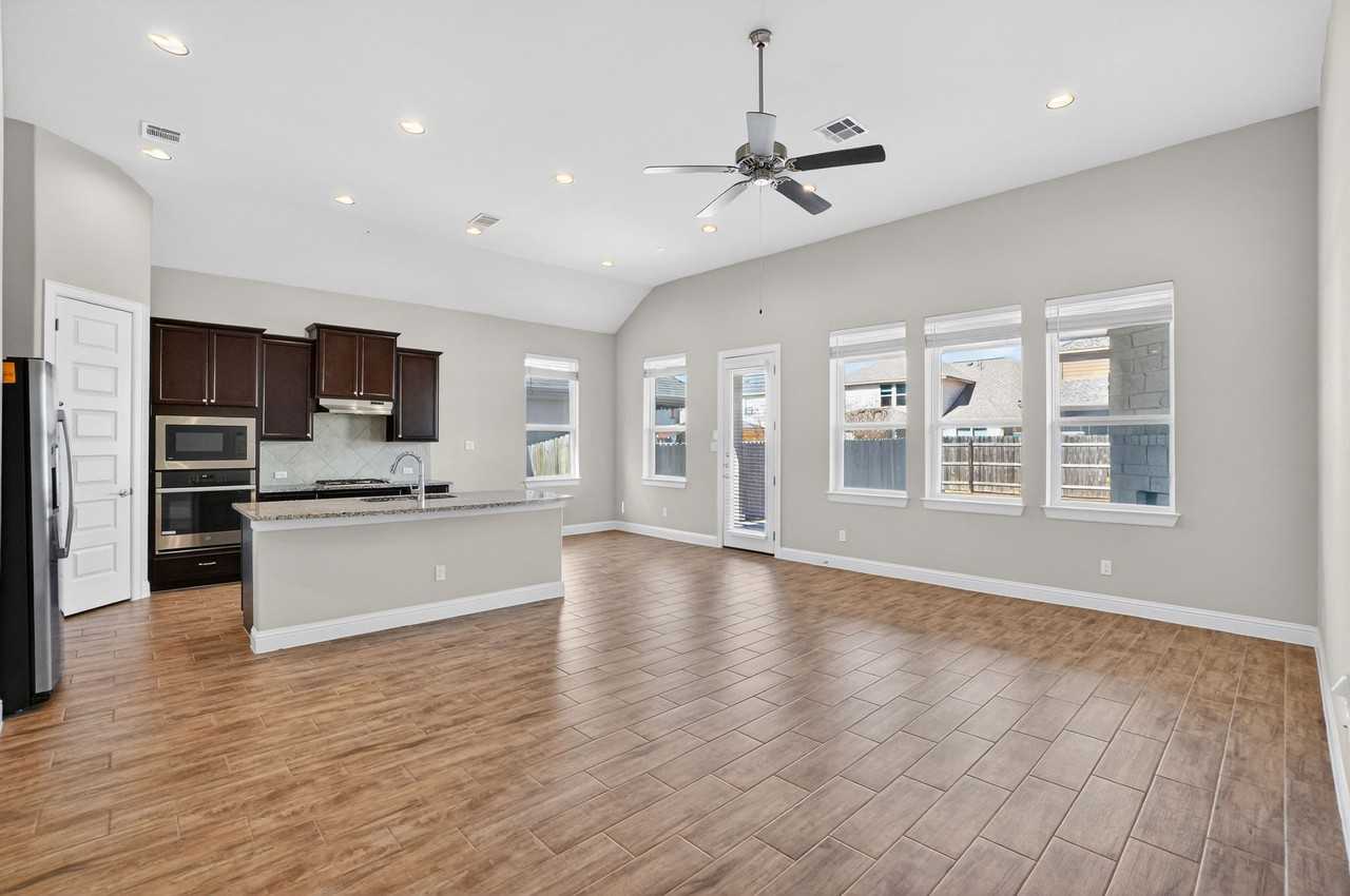 17216 Borromeo Ave - Photo 4 of 17