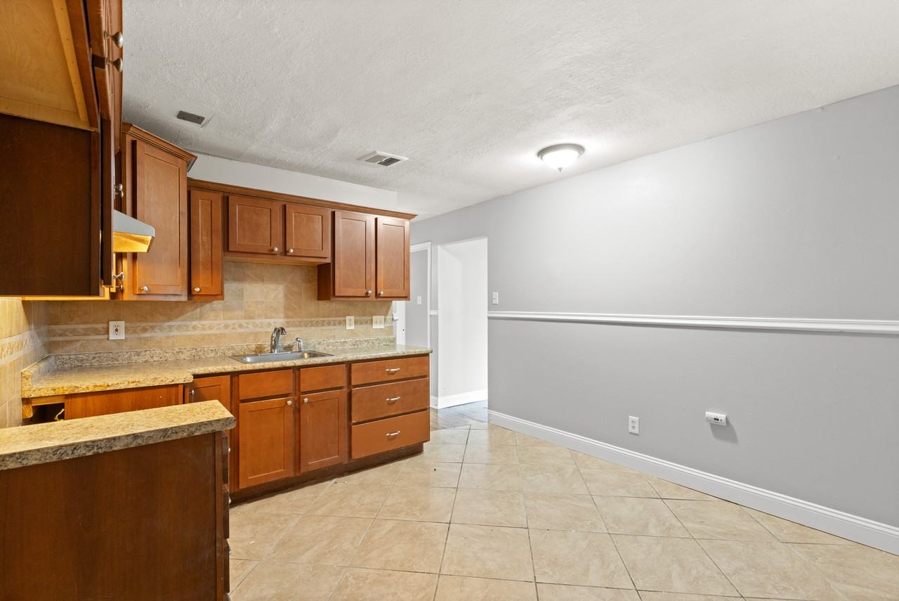 7491 Blanding Dr - Photo 7 of 17