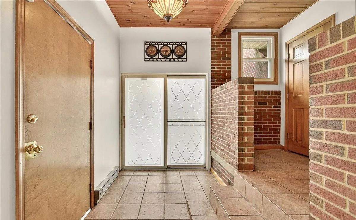 7203 Peekskill Dr - Photo 5 of 40