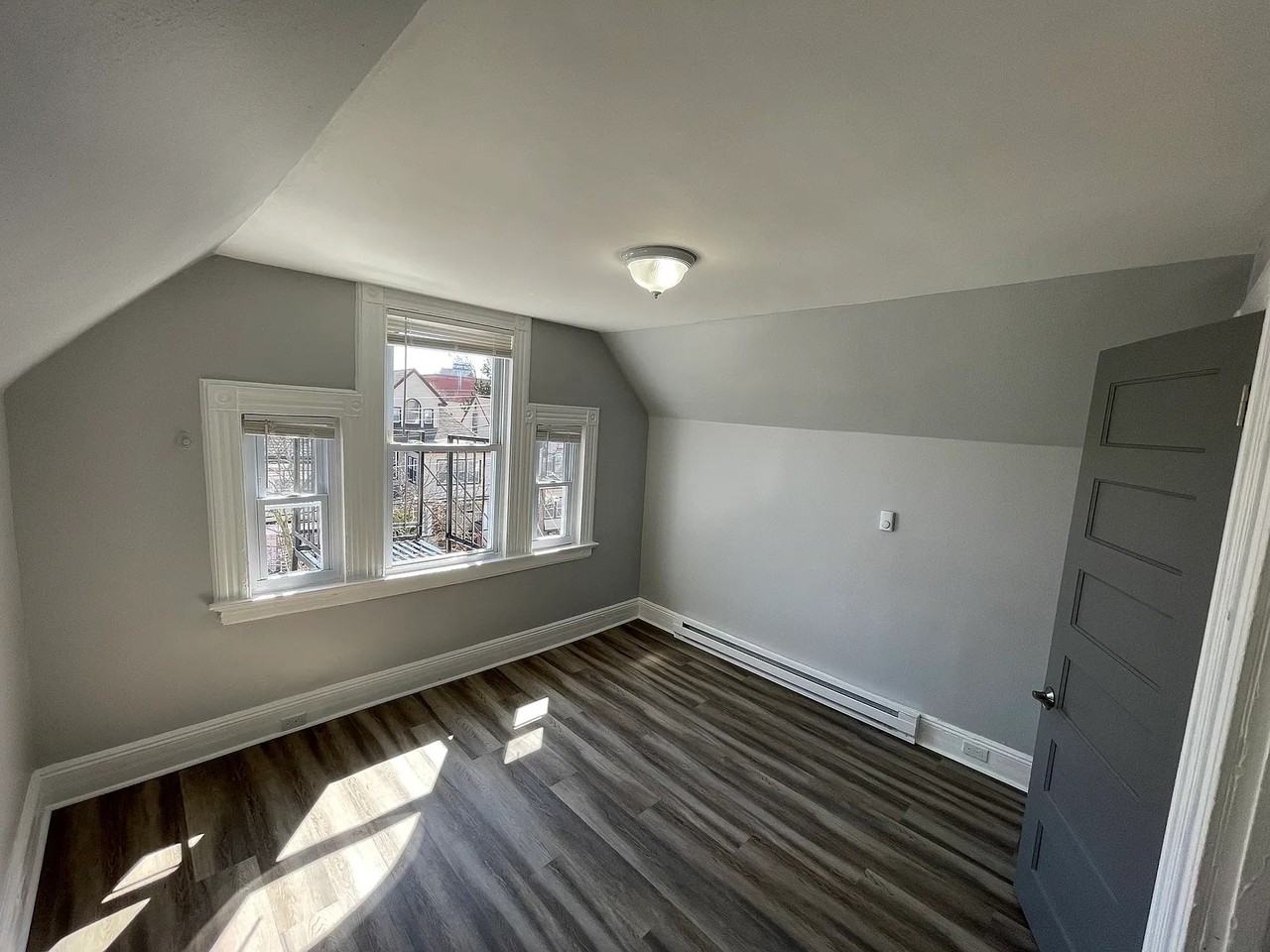 217 N Center St - Photo 5 of 7