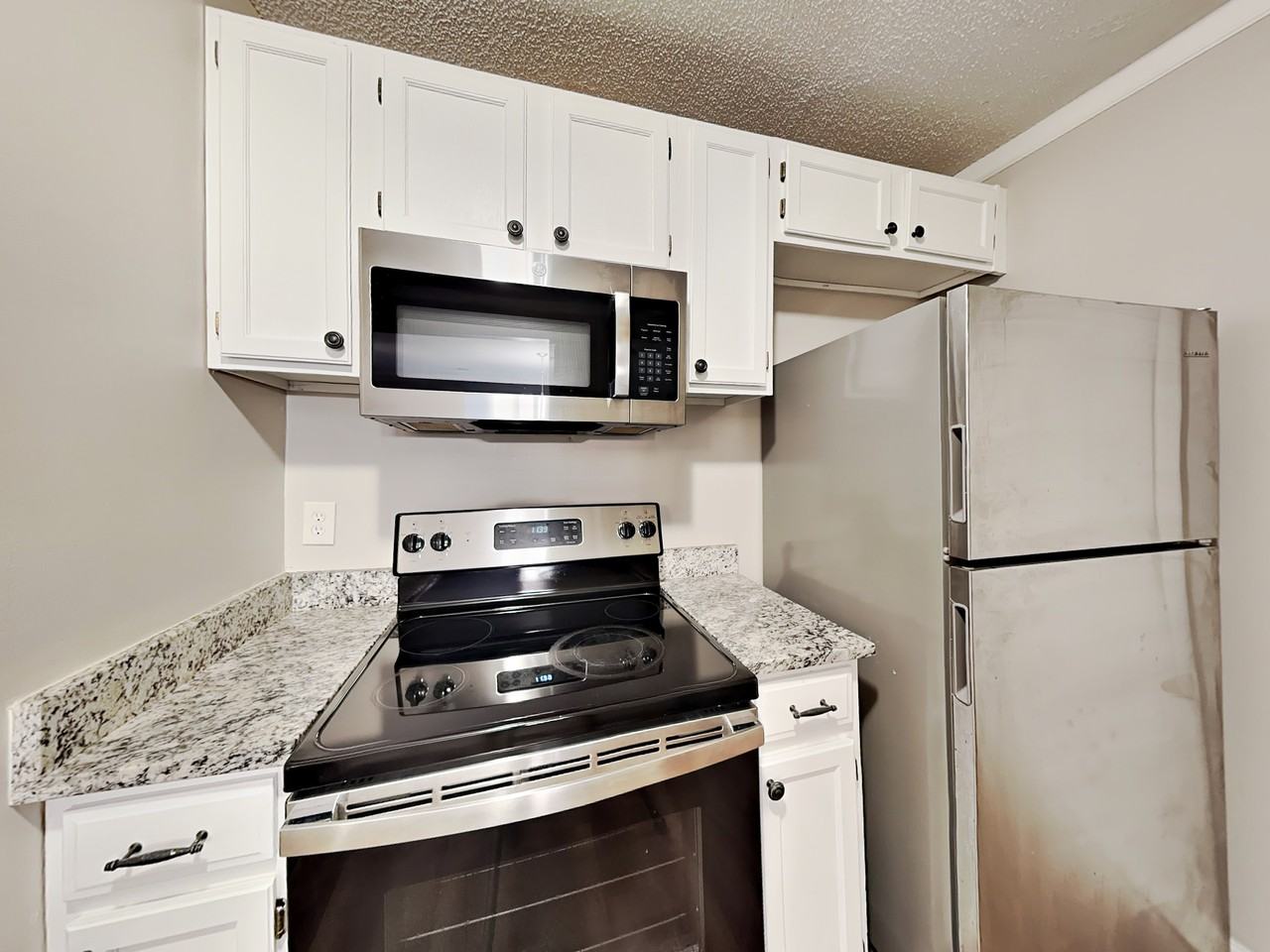 3551 Lehigh Way - Photo 5 of 18